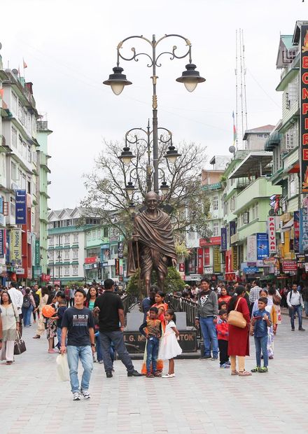 File:M.G. Marg, Gangtok 01.jpg - Wikipedia