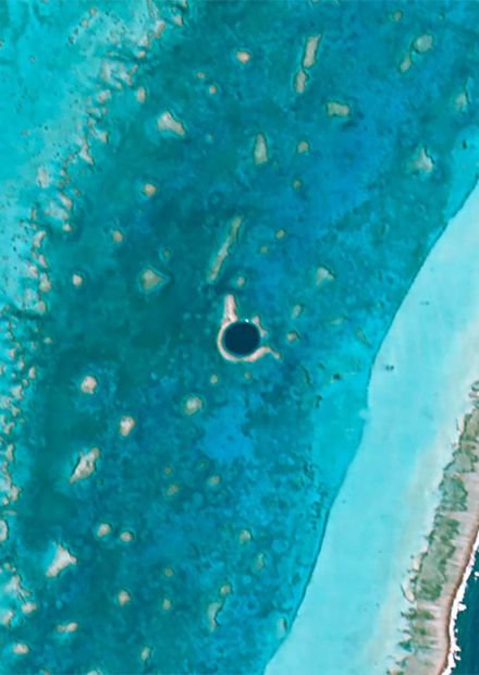 File:Great Blue Hole Belize.jpg ...
