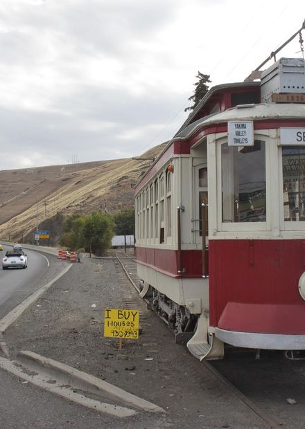 File:Yakima Valley Trolley 1976 in ...