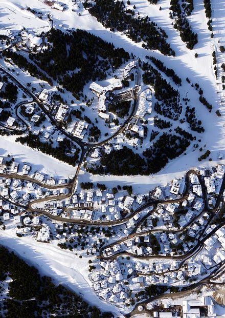 File:Courchevel 1850.JPG - Wikimedia ...