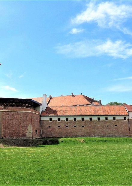 File:Stari grad Zrinskih, Čakovec (2021 ...