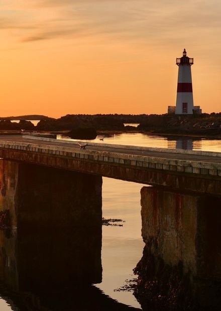 File:Le phare de la pointe aux Canons ...