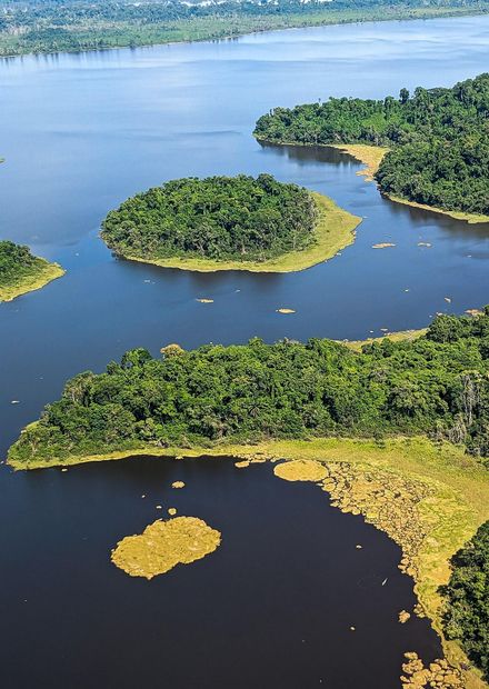 File:Lac Ossa - Réserve de faune du Lac ...