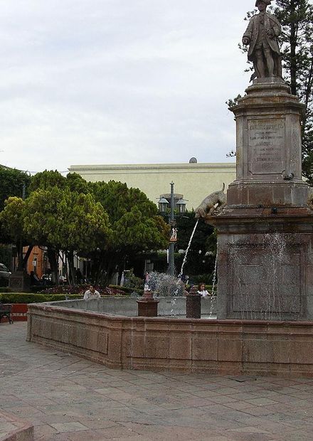 Plaza de armas 1.JPG - Wikimedia Commons