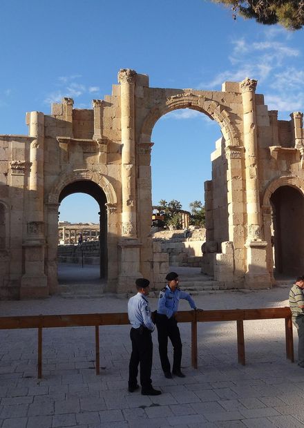 File:Ancient Jerash 22.JPG - Wikimedia ...