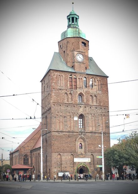 Wielkopolski st. Mary's Cathedral.jpg ...