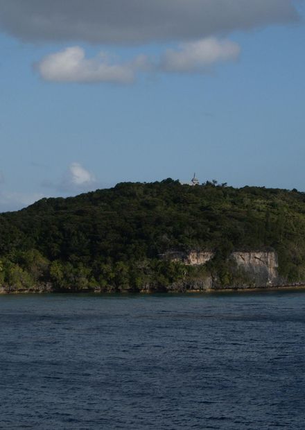 Fichier:Lifou Notre Dame chapel and ...