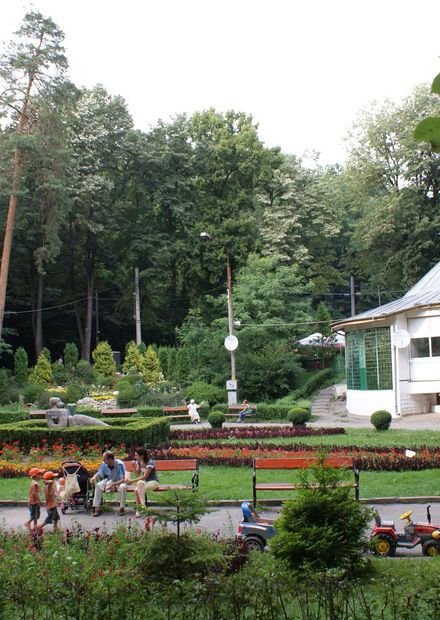 Fișier:Parcul Trivale.JPG - Wikipedia