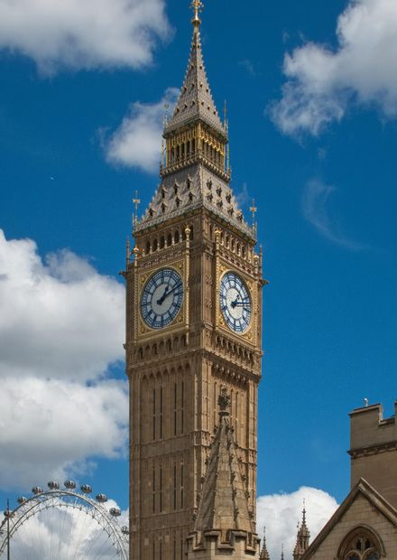 File:Elizabeth Tower, June 2022.jpg ...