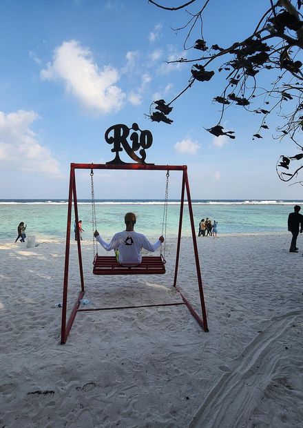 File:Swing Hulhumale Beach-Maldives ...