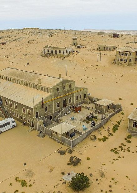 File:Kolmanskop Ghost Town.jpg - Wikipedia