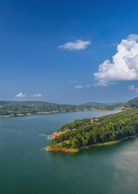 Umiam Lake, Shillong, Meghalaya.jpg ...