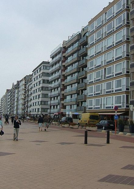 File:Knocke-Heist (cropped).jpg ...