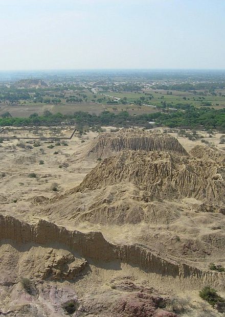 File:The Valleys of Túcume (Peru).jpg ...