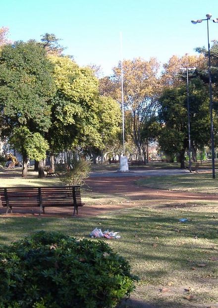 Archivo:Plaza Ciro Echesortu (panorama ...