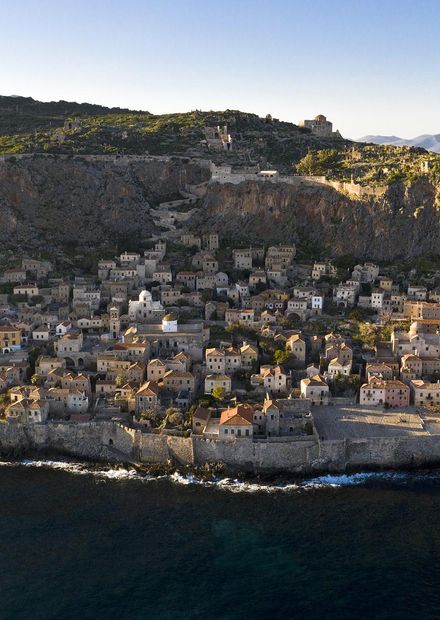 File:Καστροπολιτεια μονεμβασιας.jpg ...