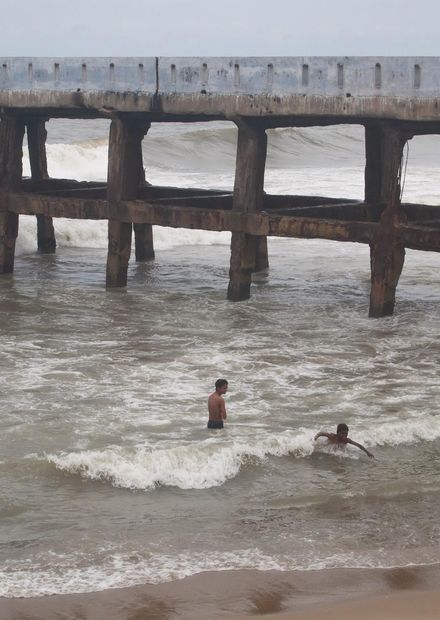 File:Pondicherry, Promenade Beach, Bay ...