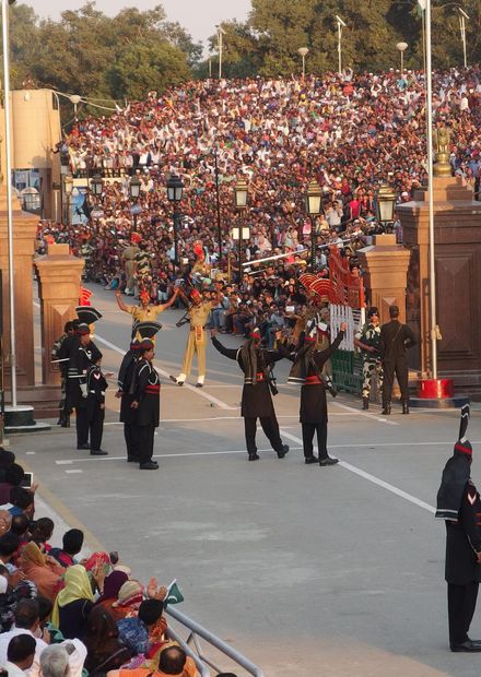 File:Wagah border ceremony2.jpg - Wikipedia