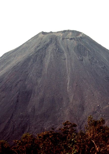 File:CERRO VERDE NATIONAL PARK, EL ...