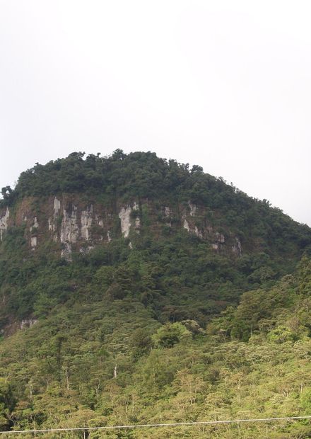 Archivo:Macizo de Peñas Blancas.JPG ...