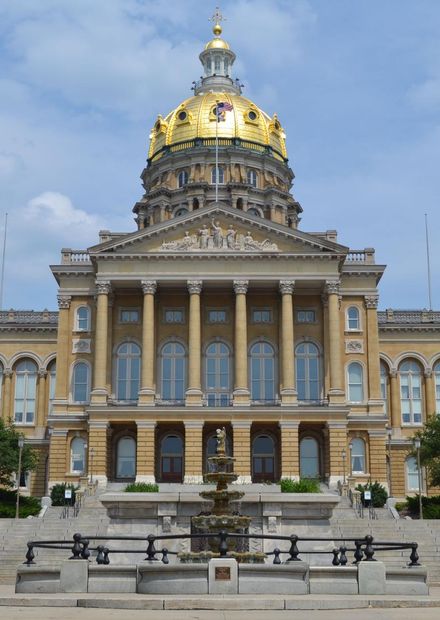 File:Iowa State House; Des Moines, Iowa ...
