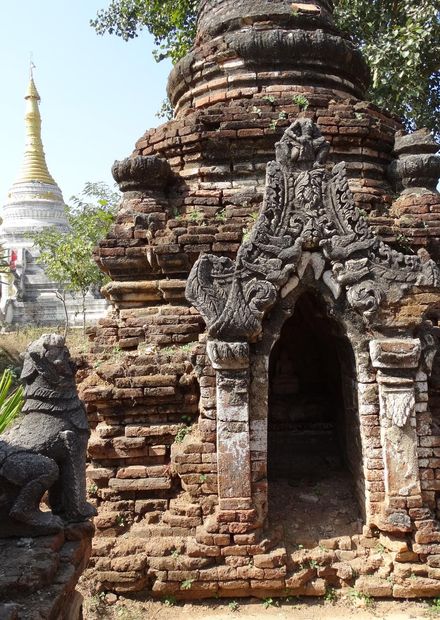 File:Stupa and Statuary - Little Bagan ...