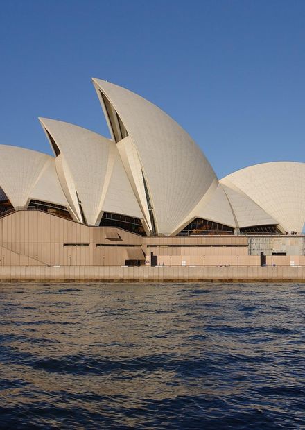 File:Sydney opera house side view.jpg ...