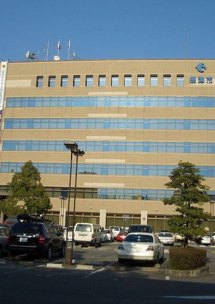 ファイル:Settsu city hall.JPG - Wikipedia