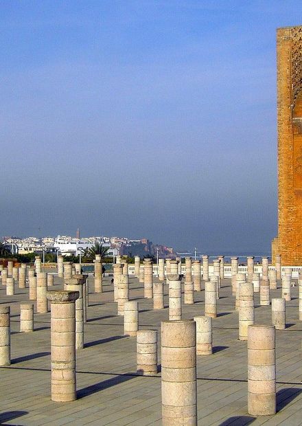 File:Hassan Tower and columns (Rabat ...