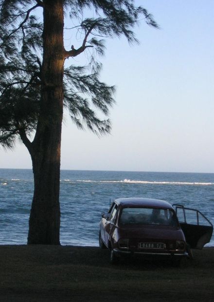 File:Ocean-indien-voiture-manakara ...