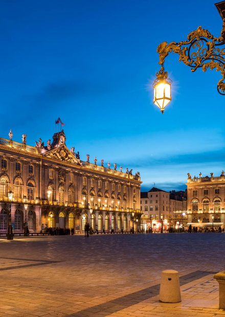 File:Place Stanislas et ses grilles à ...
