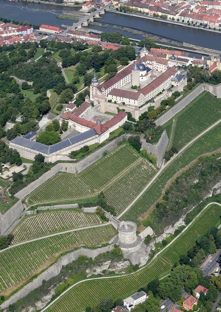 Datei:Aerial image of the Marienberg ...