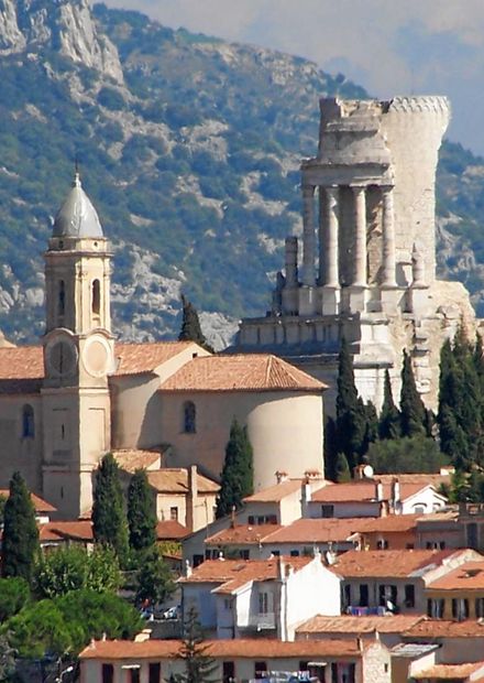 File:La Turbie BW 1.JPG - Wikipedia