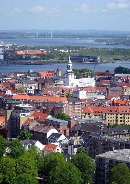 File:Aalborg 2010 - 125 ubt.JPG - Wikipedia