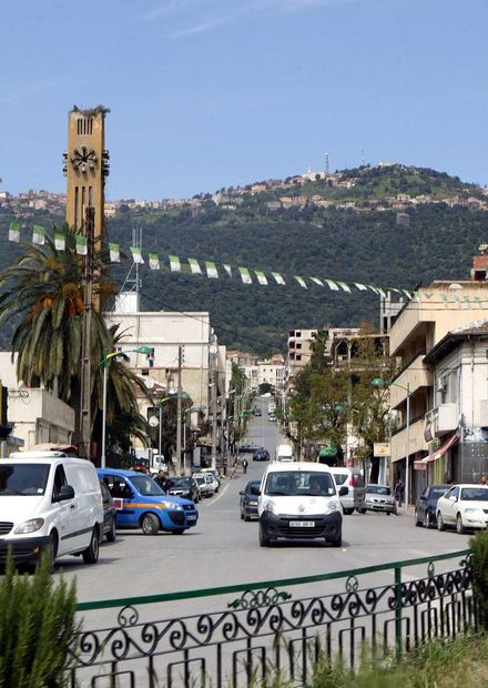 File:Centre ville de Tizi Ouzou ...