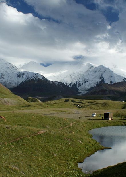 File:Peak Lenin, near base camp.jpg ...