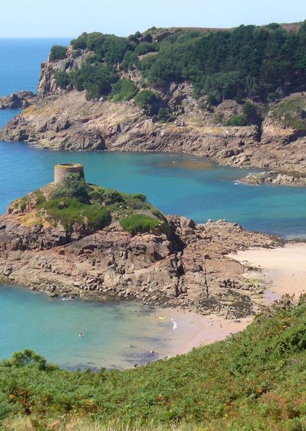 File:L'Île au Guerdain Jersey.JPG ...