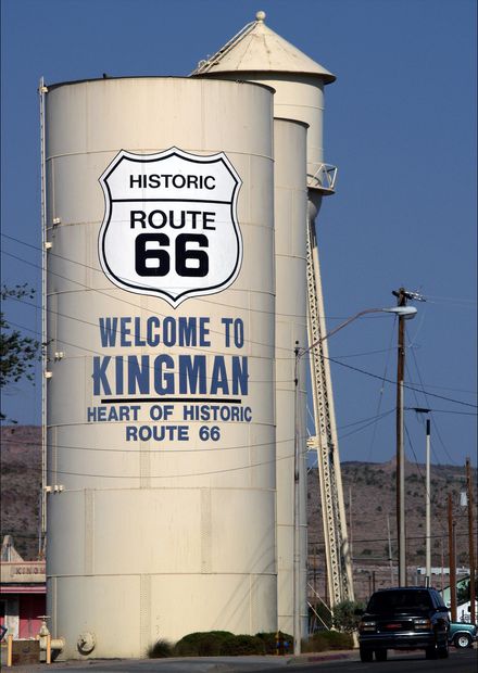 File:Silo, Route 66, Kingman AZ.jpg ...