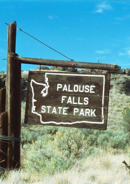 File:PalouseFallsEntrance.jpg ...