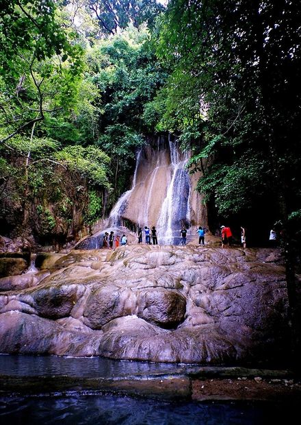 File:Sai Yok Noi Waterfall - Sai Yok ...