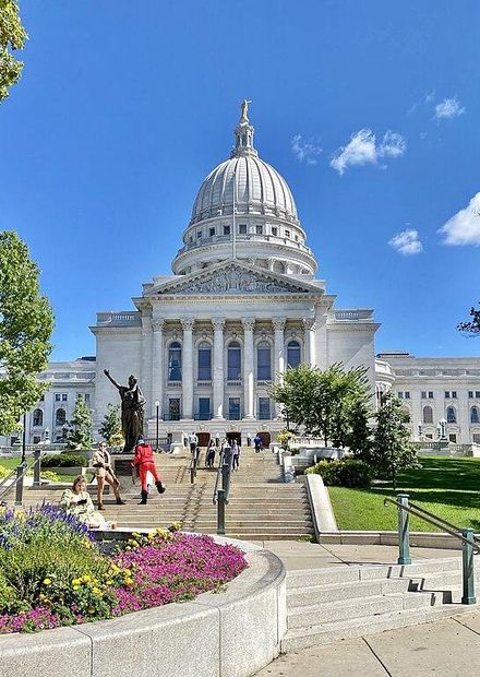 Wisconsin State Capitol, Capitol Square ...