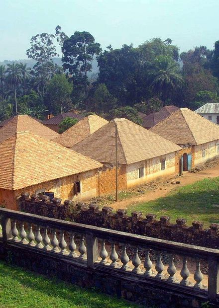 Fichier:Bafut Palace - EcoVillage ...