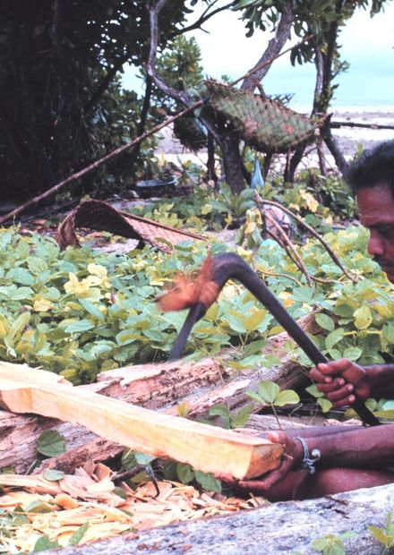 File:Making paddle with adze, Tobi ...