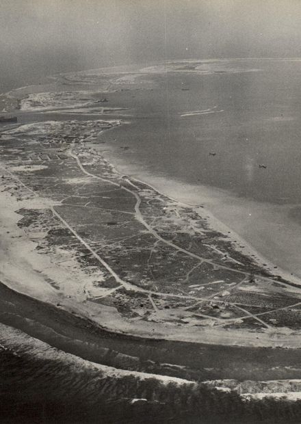 File:Aerial view of Canton Island.jpg ...