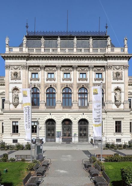 File:Graz - Universität, Hauptgebäude ...