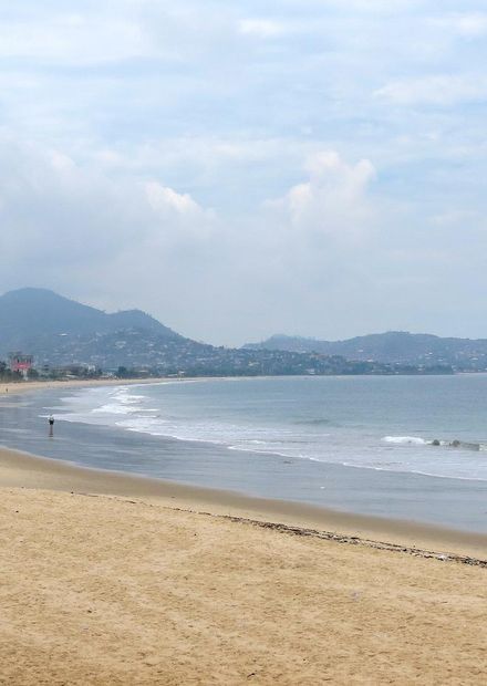 File:Beach in Freetown, Sierra Leone ...