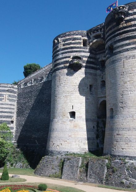 File:Château d'Angers-2015b.JPG ...
