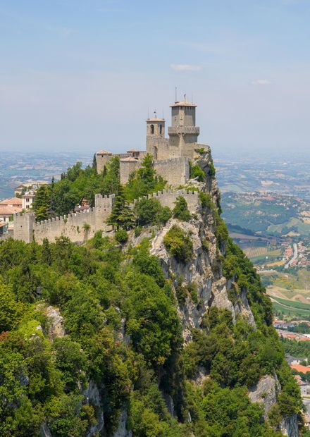 File:Fortress of Guaita - First Tower ...