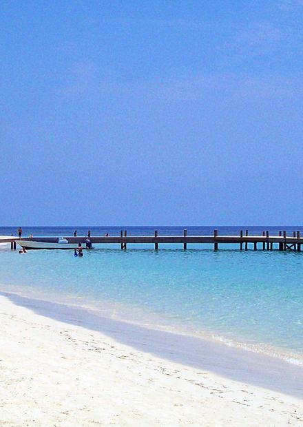 File:West Bay Beach -Roatan -Honduras ...
