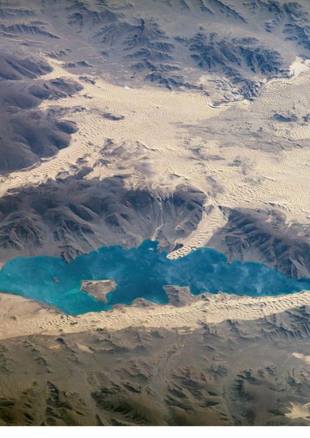 File:Khar-Nuur, Mongolia, hi-res.JPG ...